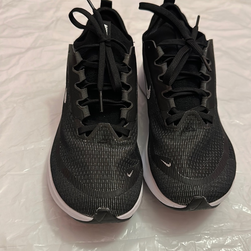Nike Women's Zoom Fly 4 Running Shoe, Black/White-off Noir, 8